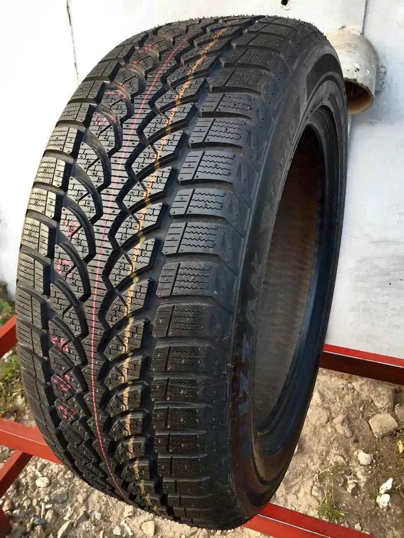 Новая шина 235/55 R17 Bridgestone Blizzak LM-80