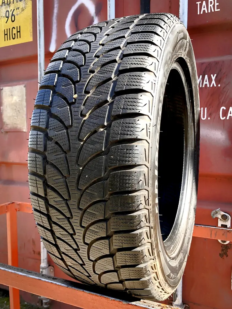 Б/у шина 235/55 R17 Bridgestone Blizzak LM-80 EVO, фото 1