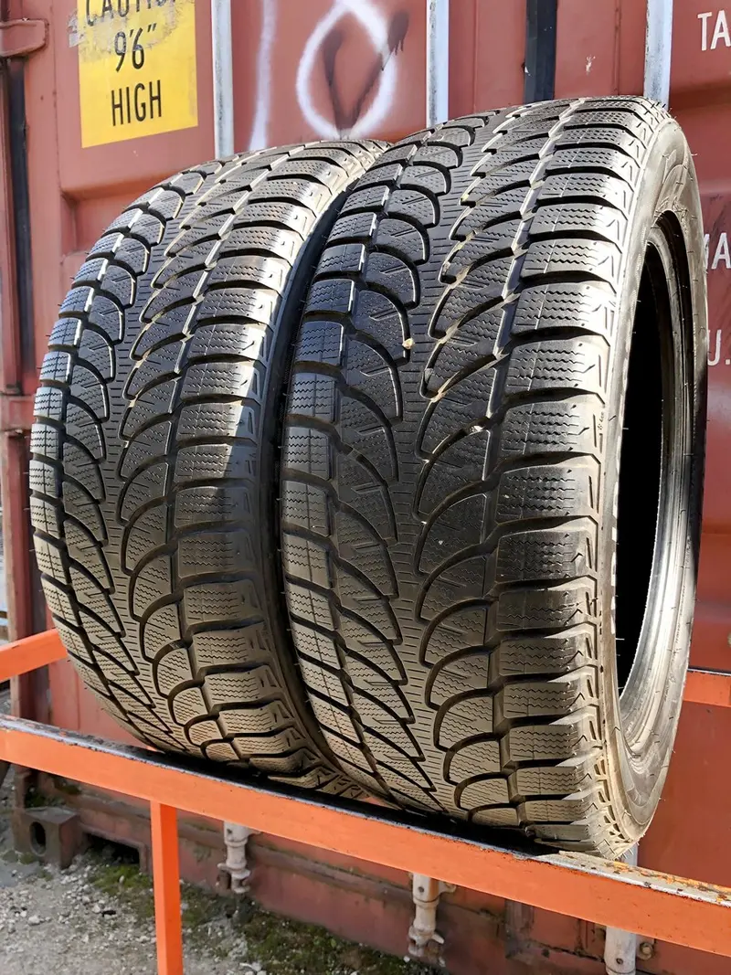 Пара б/у шин 235/55 R17 Bridgestone Blizzak LM-80 EVO