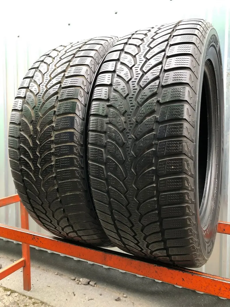 Пара б/у шин 235/55 R17 Bridgestone Blizzak LM-80, фото 1