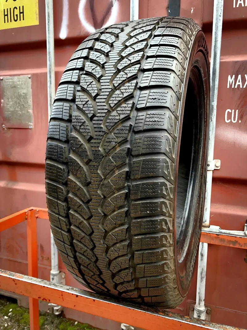 Б/у шина 235/55 R17 Bridgestone Blizzak LM-80, фото 1