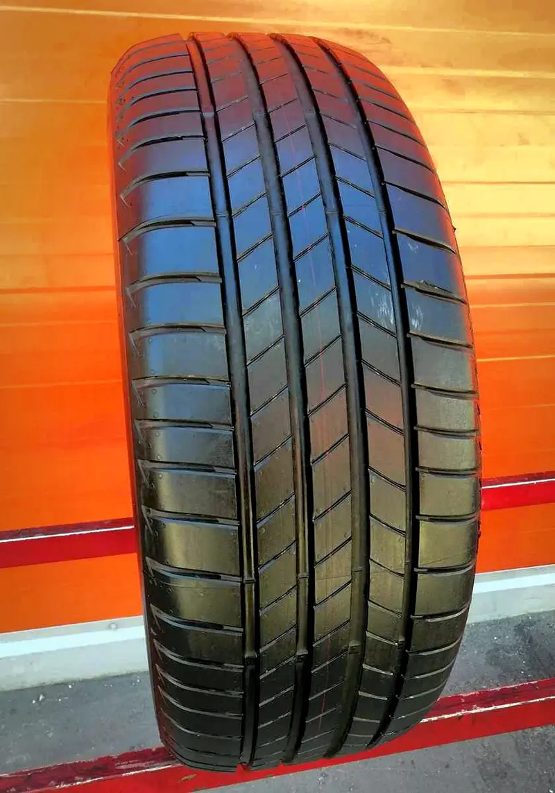 Б/у шина 235/55 R17 Bridgestone Turanza T001