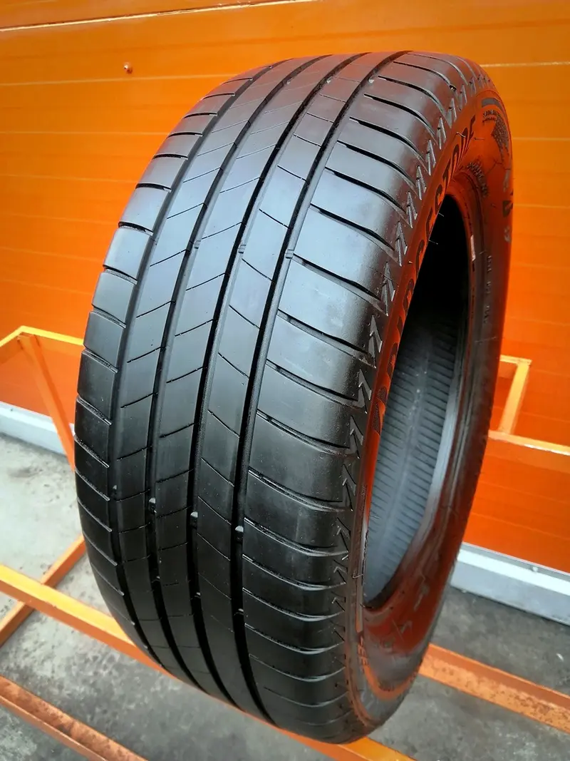 Б/у шина 235/55 R17 Bridgestone Turanza T005