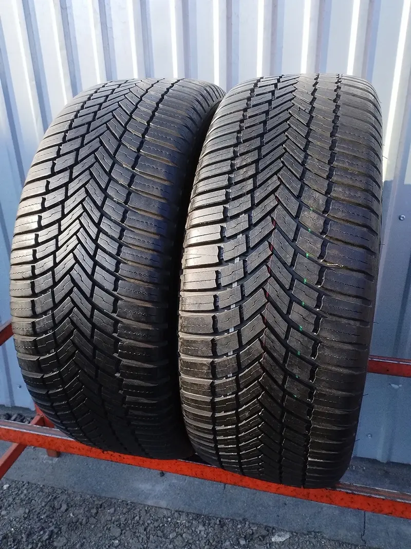 Пара б/у шин 235/55 R17 Bridgestone Weather Control A005, фото 1
