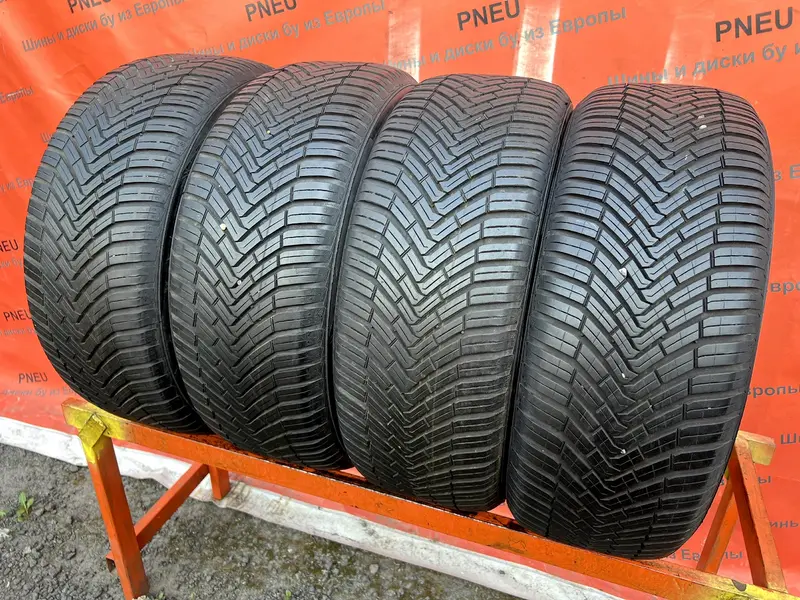Комплект б/у шин 235/55 R17 Continental AllSeasonContact
