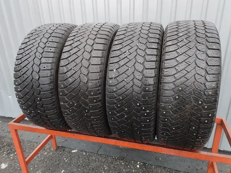 Комплект б/у шин 235/55 R17 Continental ContiIceContact 4x4
