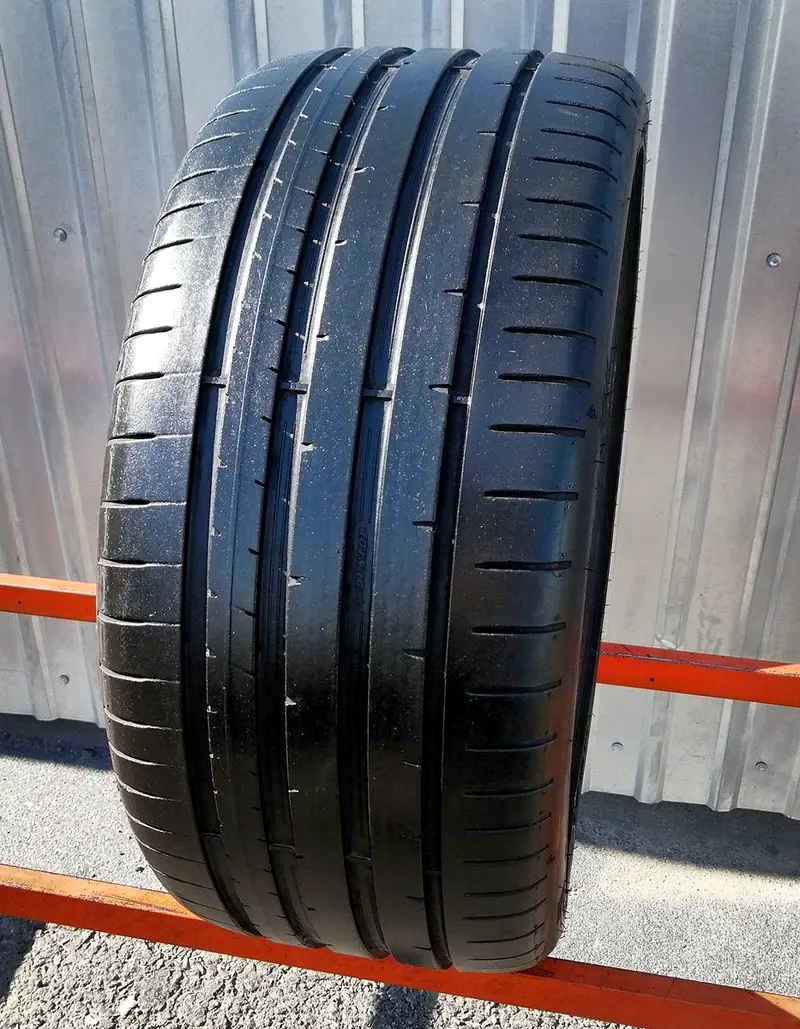Б/у шина 235/55 R17 Dunlop SP Sport Maxx RT 2