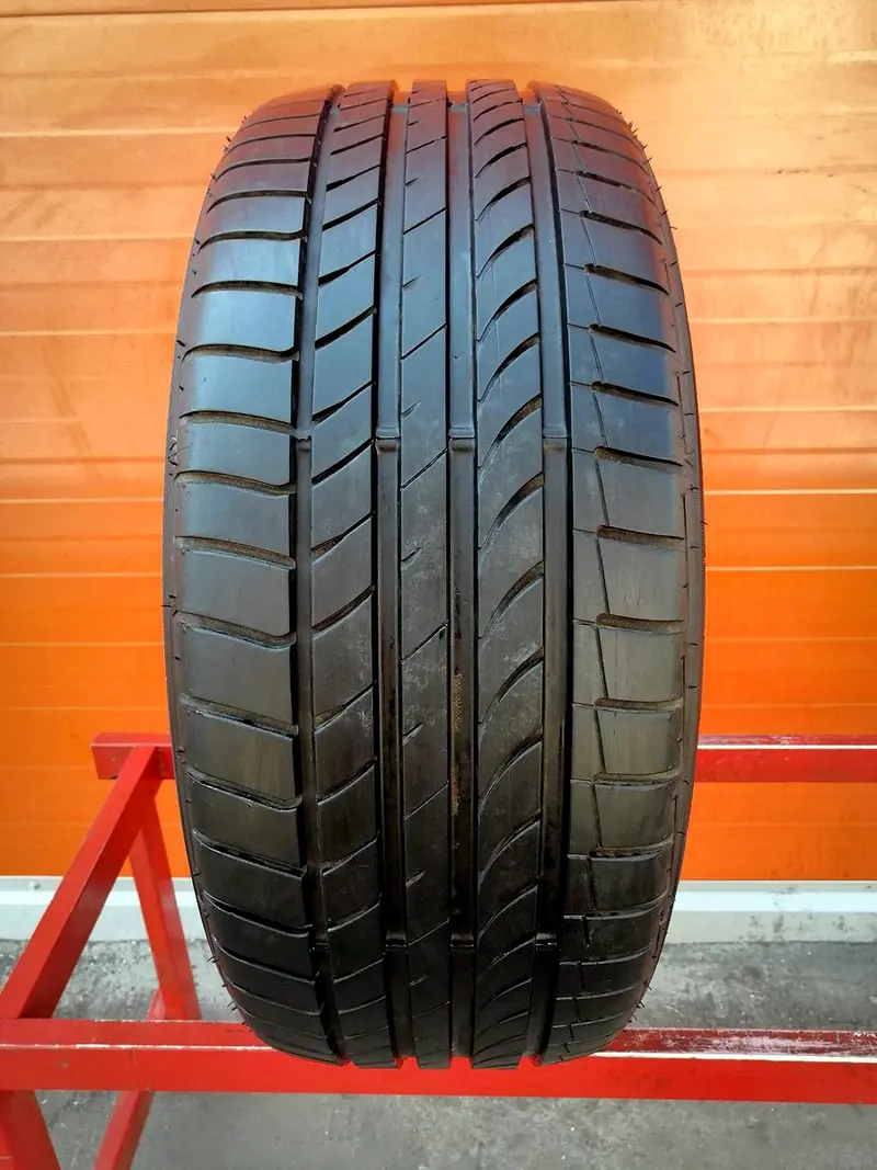 Б/у шина 235/55 R17 Dunlop SP Sport Maxx TT
