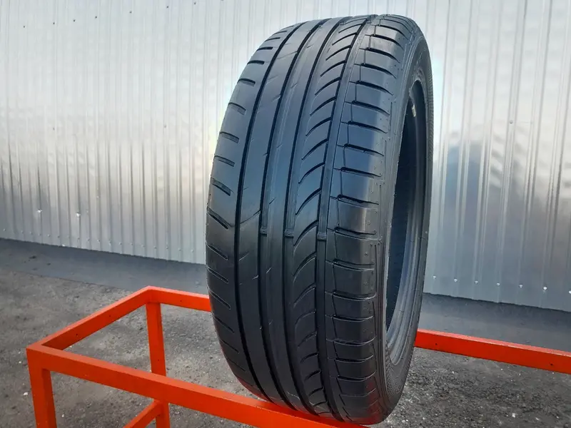 Б/у шина 235/55 R17 Dunlop SP Sport Maxx TT