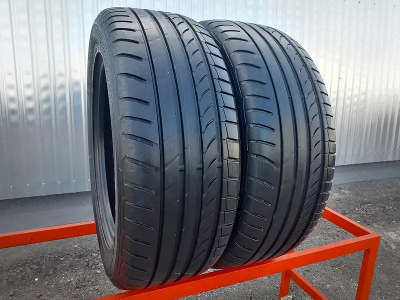 Пара б/у шин 235/55 R17 Dunlop SP Sport Maxx TT
