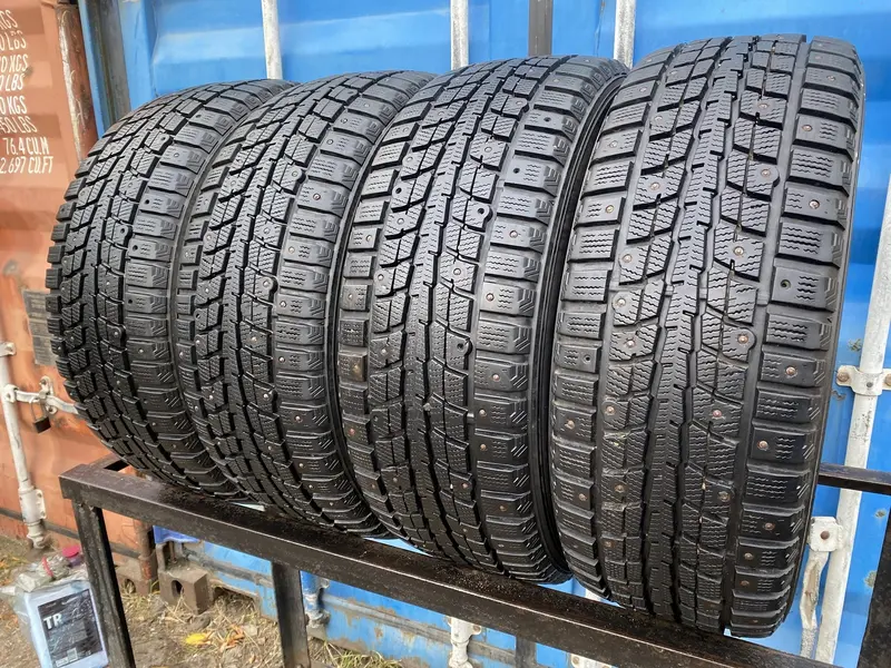 Комплект б/у шин 235/55 R17 Dunlop SP Winter Ice 01