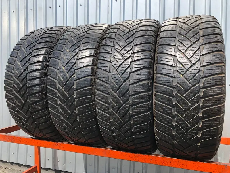 Комплект б/у шин 235/55 R17 Dunlop SP Winter Sport M3