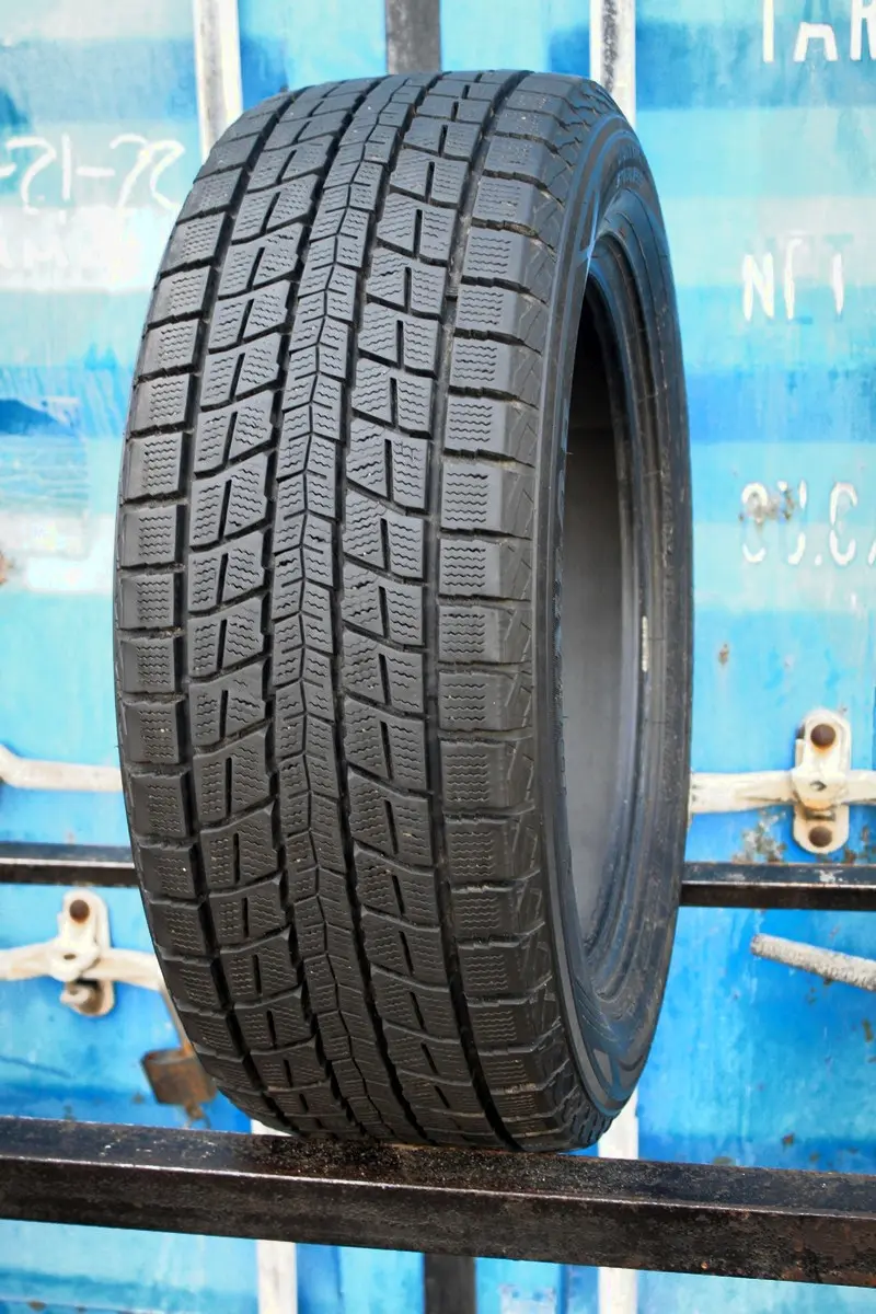 Б/у шина 235/55 R17 Dunlop Winter Maxx SJ8
