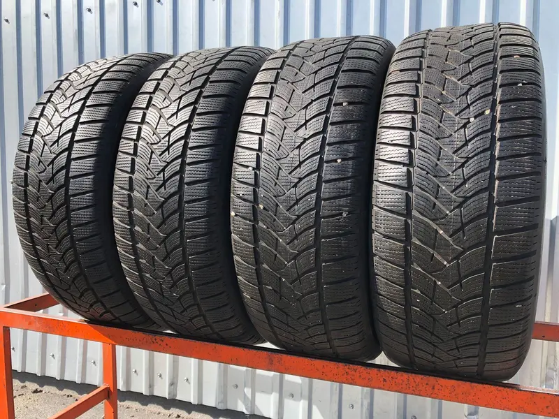 Комплект б/у шин 235/55 R17 Dunlop Winter Sport 5 SUV