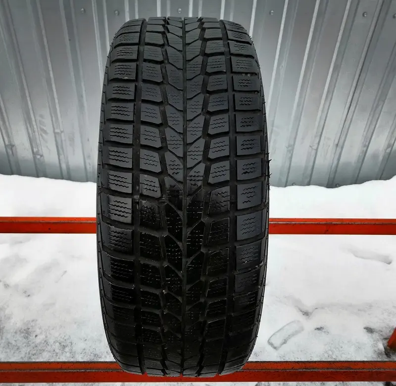 Б/у шина 235/55 R17 Falken Eurowinter HS-437