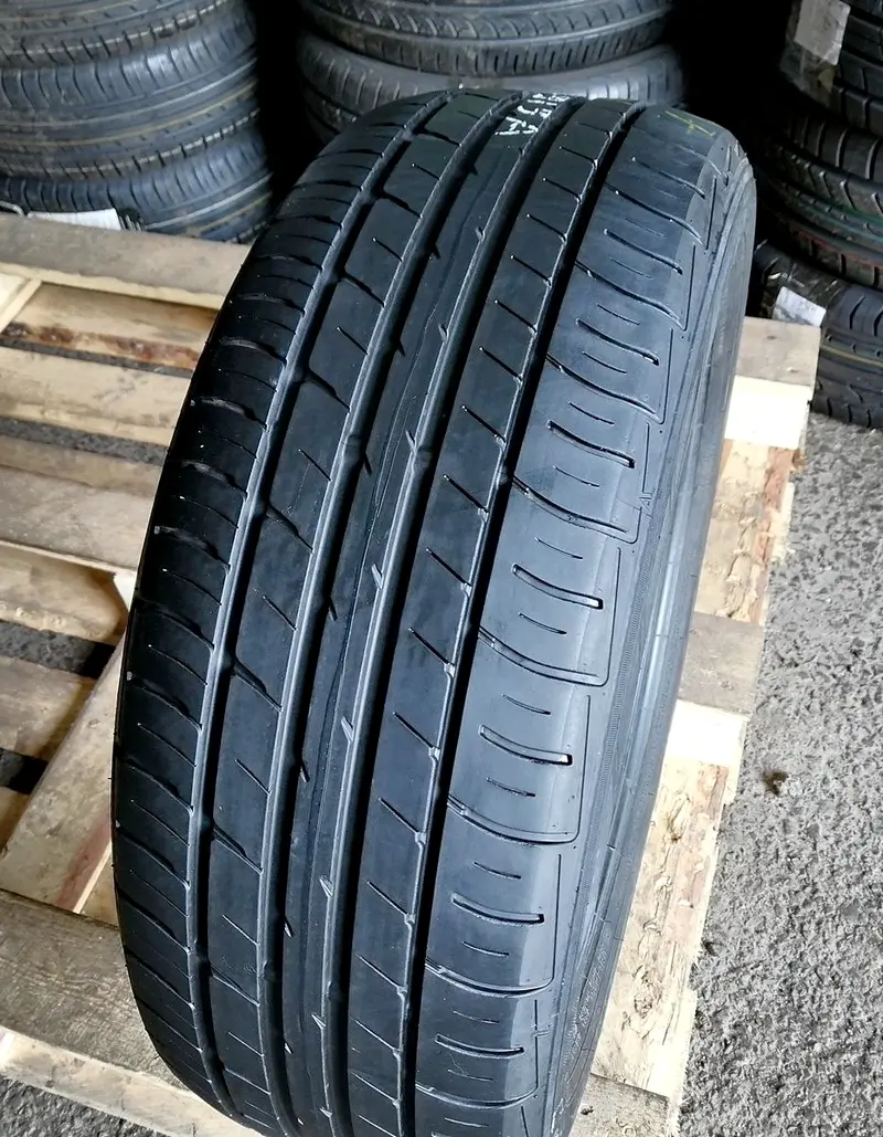 Б/у шина 235/55 R17 Falken Ziex ZE-914