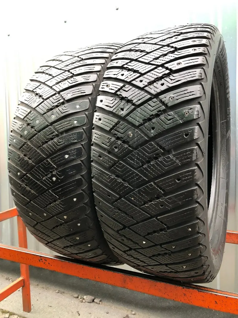 Пара б/у шин 235/55 R17 Goodyear Ultra Grip Ice Arctic