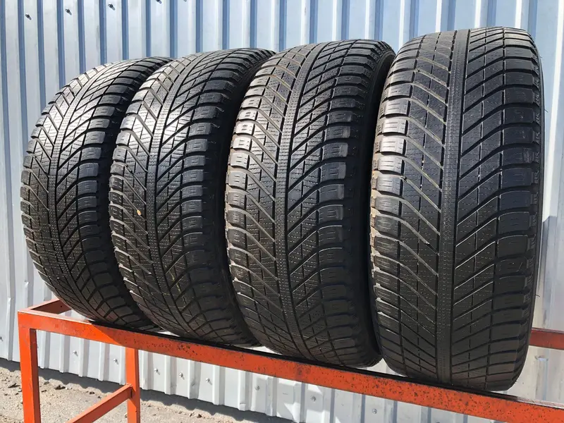 Комплект б/у шин 235/55 R17 Goodyear Vector 4Seasons, фото 1