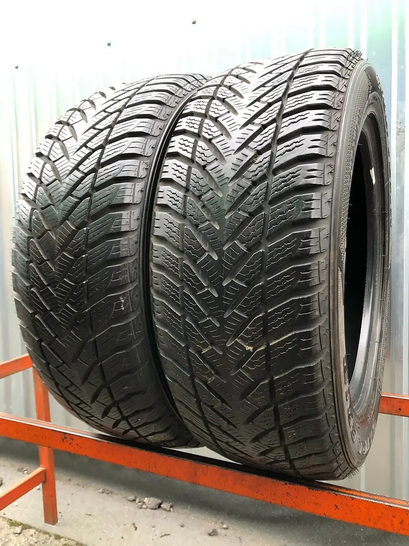 Пара б/у шин 235/55 R17 Goodyear Wrangler Ultra Grip