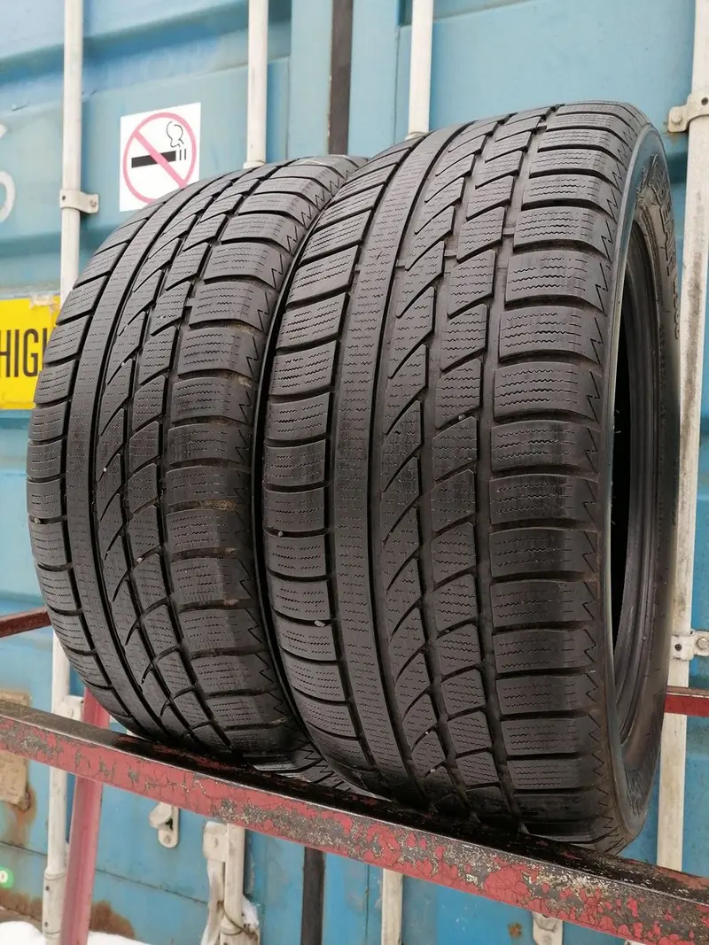 Пара б/у шин 235/55 R17 Hankook Ice Bear W300, фото 1