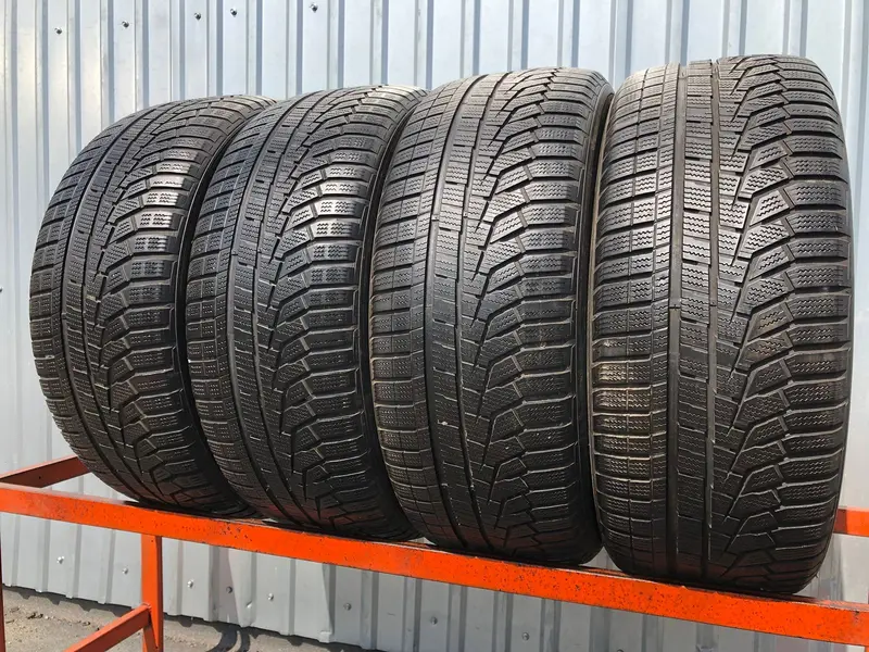 Комплект б/у шин 235/55 R17 Hankook Winter I Cept Evo2 W320