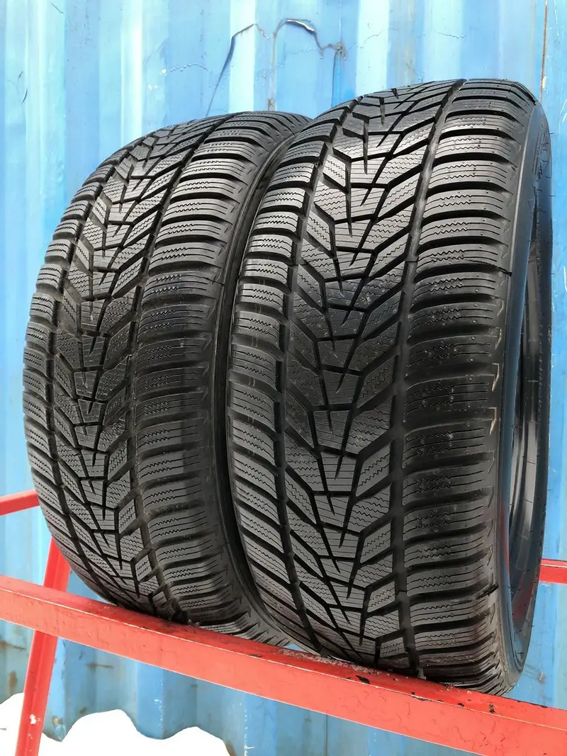 Пара б/у шин 235/55 R17 Hankook Winter I cept Evo3 X W330A