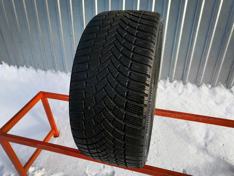 Б/у шина 235/55 R17 Kumho I ZEN KW27, фото 1
