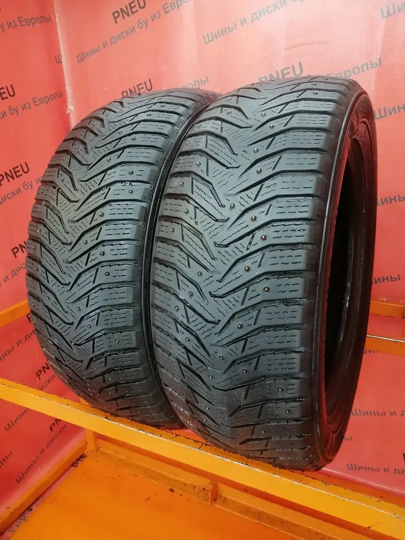 Пара б/у шин 235/55 R17 Kumho WinterCraft Ice WI31