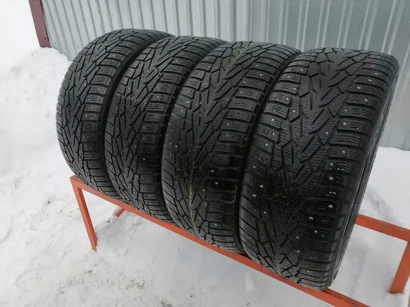 Комплект б/у шин 235/55 R17 Nokian Hakkapeliitta 7