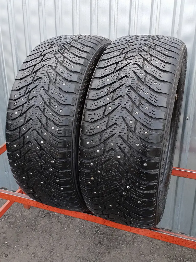 Пара б/у шин 235/55 R17 Nokian Hakkapeliitta 8