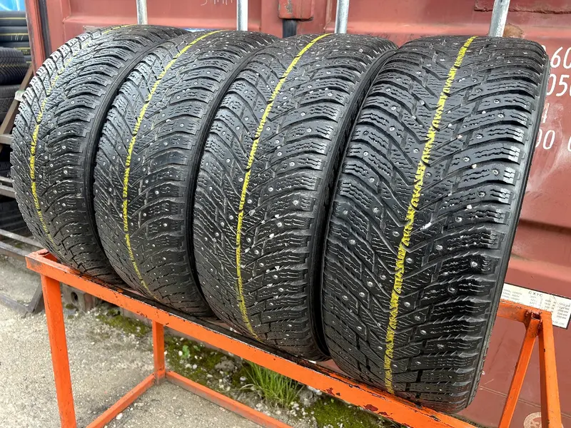 Комплект б/у шин 235/55 R17 Nokian Hakkapeliitta 8