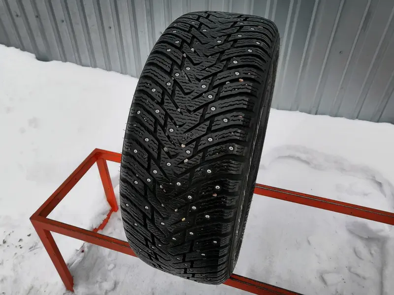 Б/у шина 235/55 R17 Nokian Hakkapeliitta 8 SUV