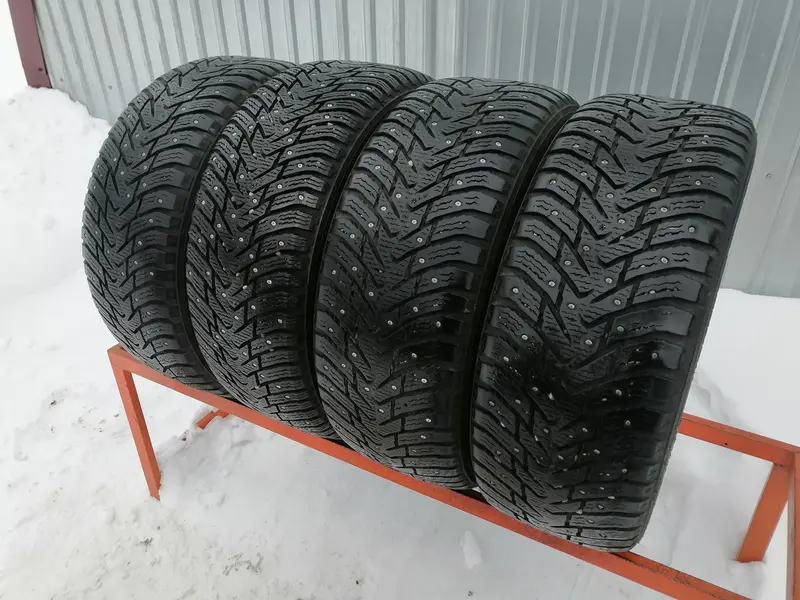 Комплект б/у шин 235/55 R17 Nokian Hakkapeliitta 8 SUV