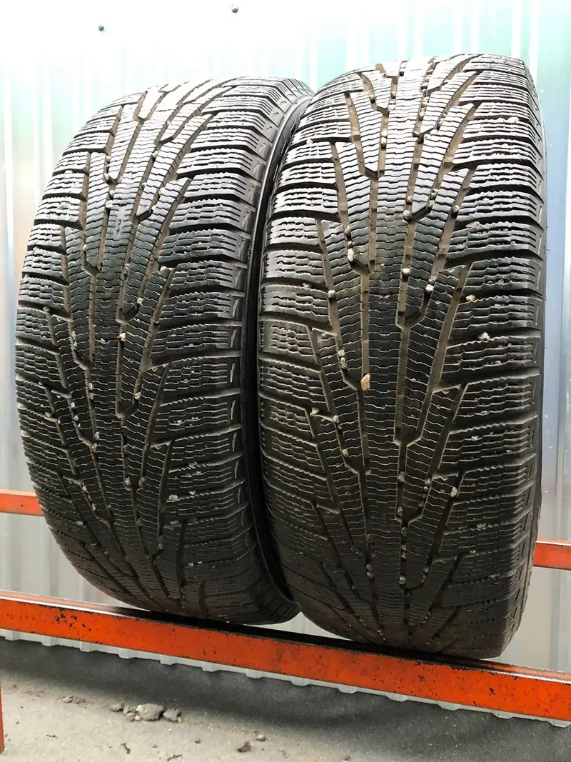 Пара б/у шин 235/55 R17 Nokian Hakkapeliitta R