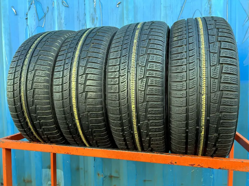 Комплект б/у шин 235/55 R17 Nokian WR A3