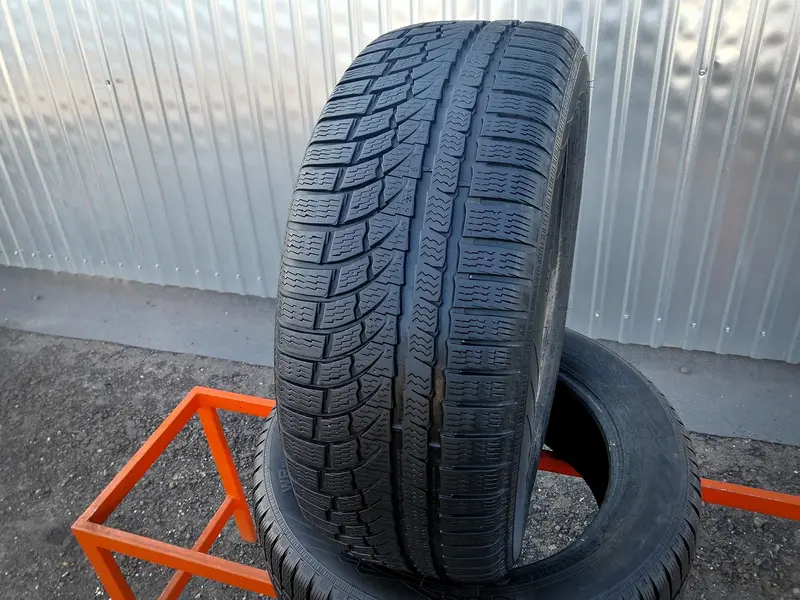 Б/у шина 235/55 R17 Nokian WR A4