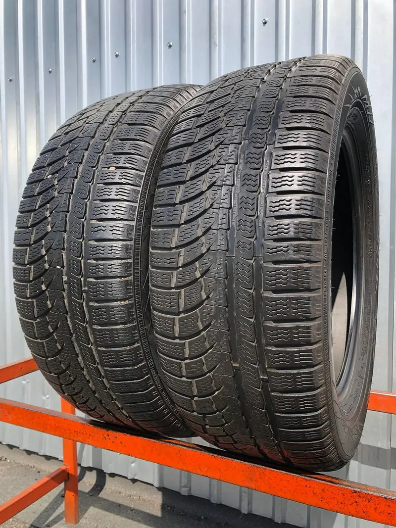Пара б/у шин 235/55 R17 Nokian WR A4