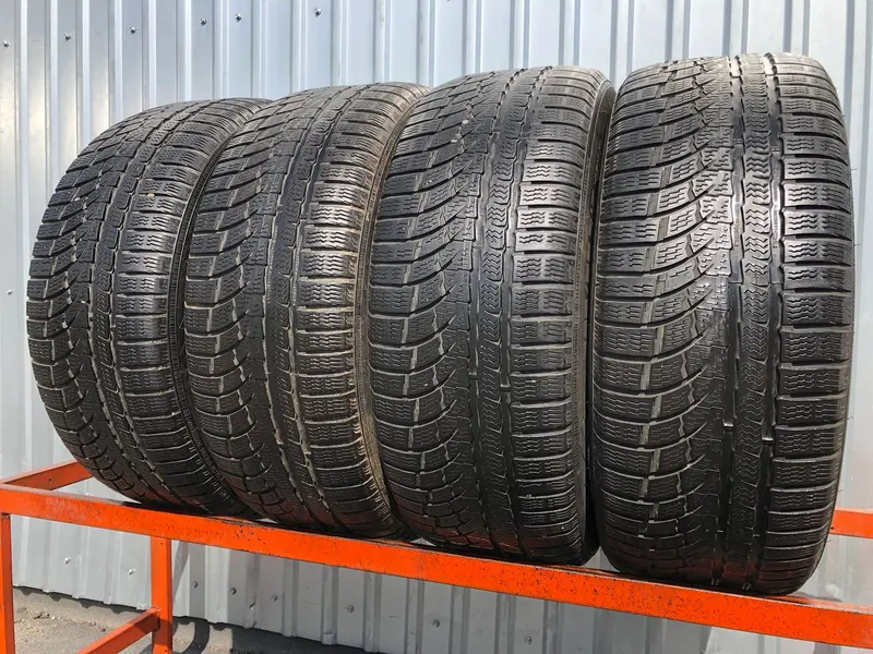 Комплект б/у шин 235/55 R17 Nokian WR A4