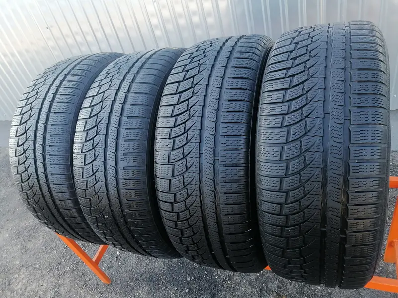 Комплект б/у шин 235/55 R17 Nokian WR A4