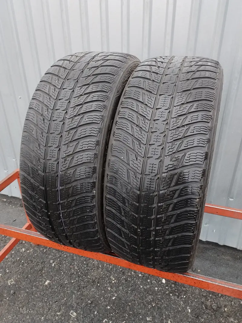 Пара б/у шин 235/55 R17 Nokian WR SUV 3