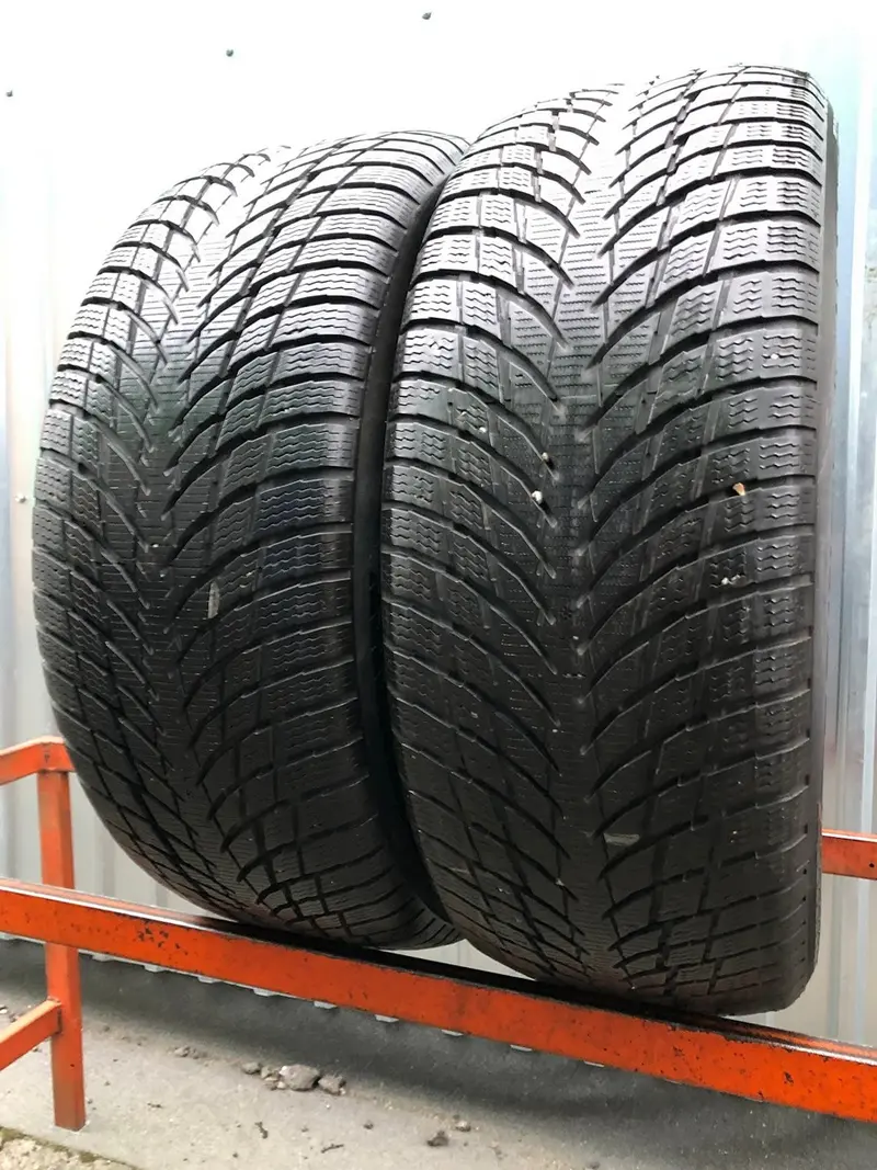 Пара б/у шин 235/55 R17 Nokian WR Snowproof P