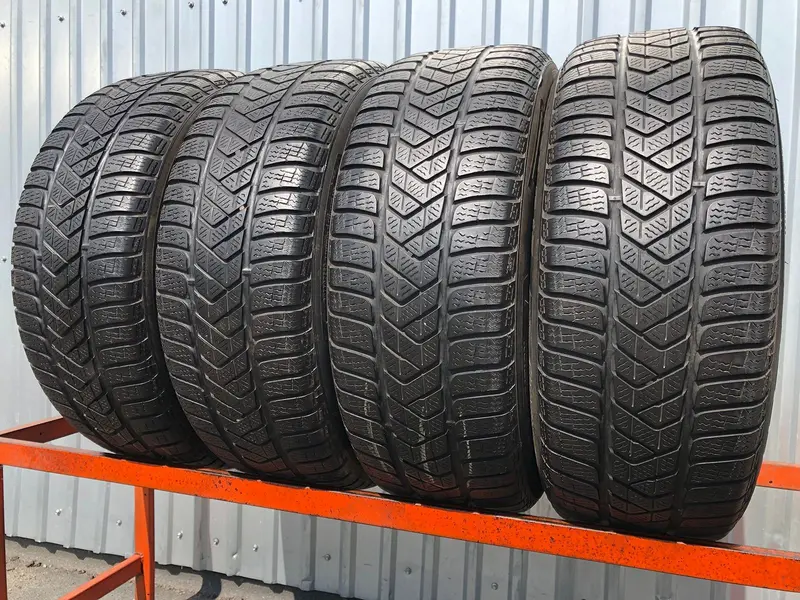 Комплект б/у шин 235/55 R17 Pirelli Winter Sottozero 3