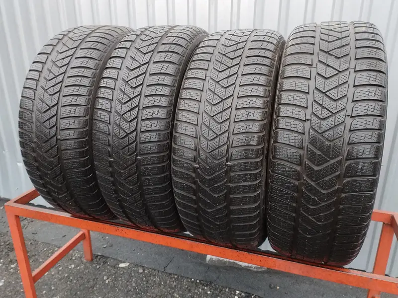 Комплект б/у шин 235/55 R17 Pirelli Winter Sottozero 3