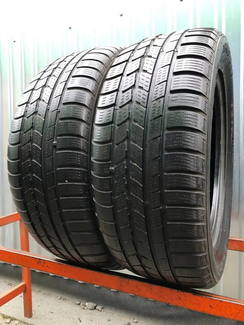 Пара б/у шин 235/55 R17 Roadstone Winguard Sport