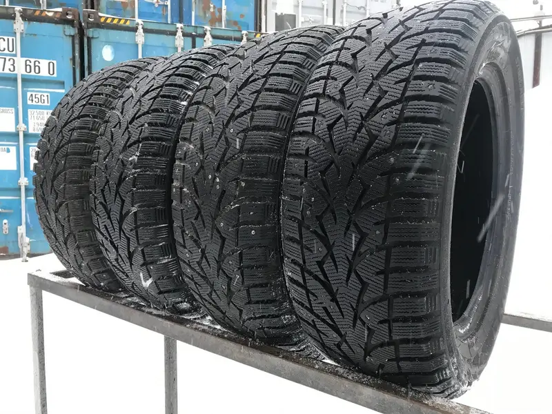 Комплект б/у шин 235/55 R17 Toyo Observe G3-Ice, фото 1