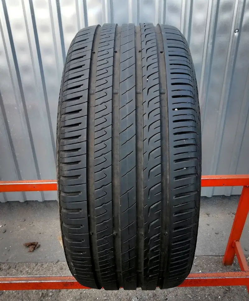 Б/у шина 235/55 R18 Barum Bravuris 5HM