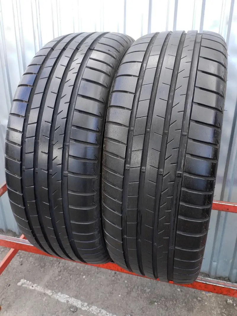 Пара б/у шин 235/55 R18 Bridgestone Alenza 001