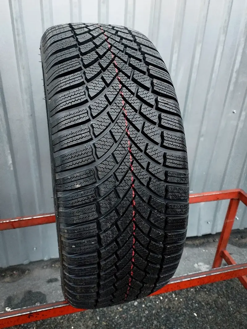 Б/у шина 235/55 R18 Bridgestone Blizzak LM-005