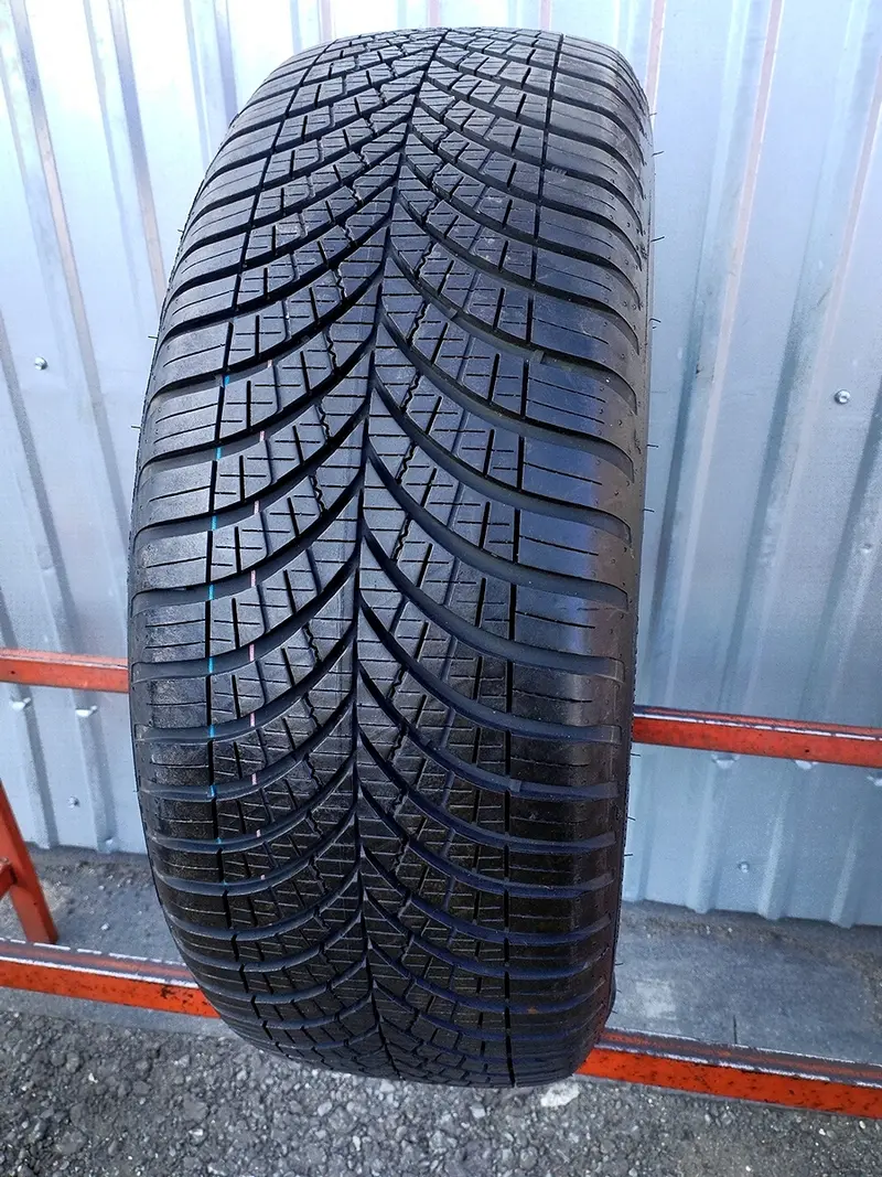 Б/у шина 235/55 R18 Goodyear EfficientGrip 2 SUV