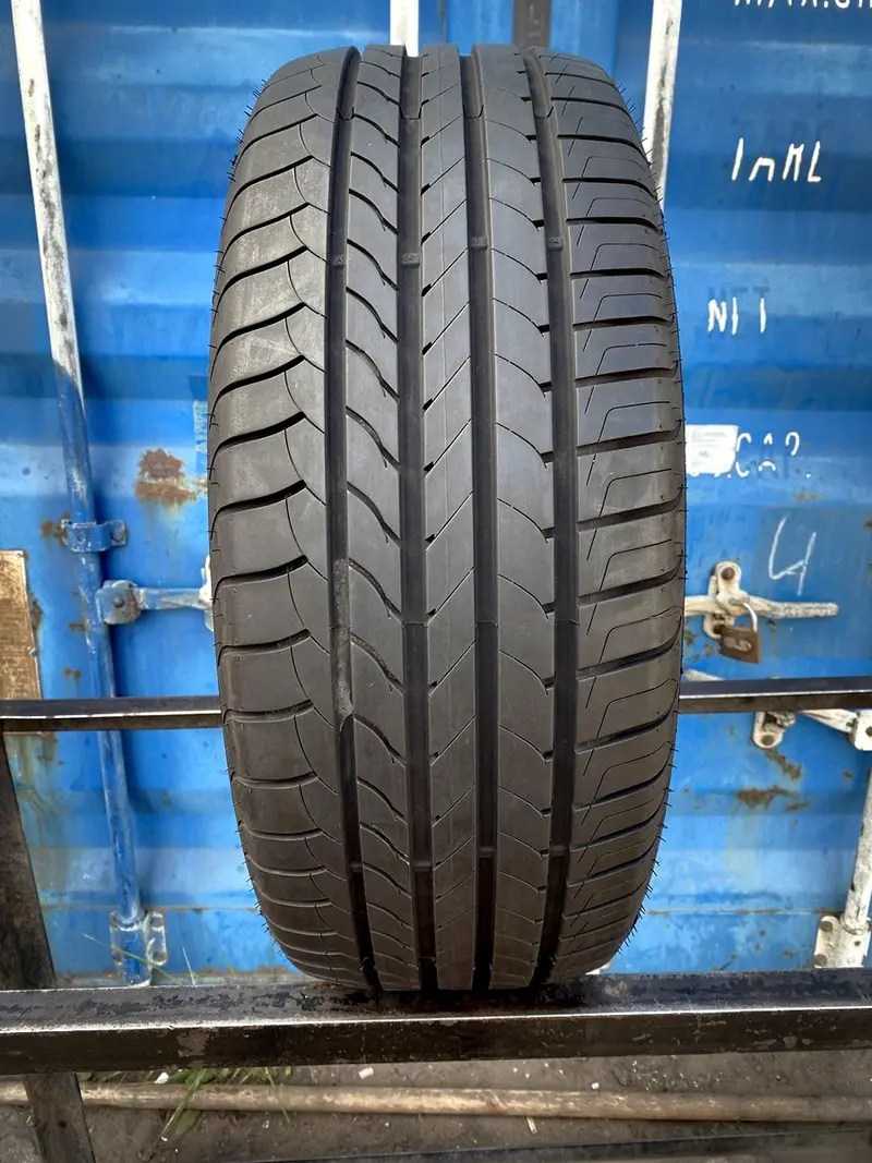 Б/у шина 235/55 R18 Goodyear EfficientGrip SUV, фото 1